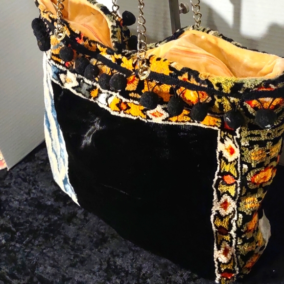 The Cat's Pajamas Hobo Handbag - Picture 2 of 4